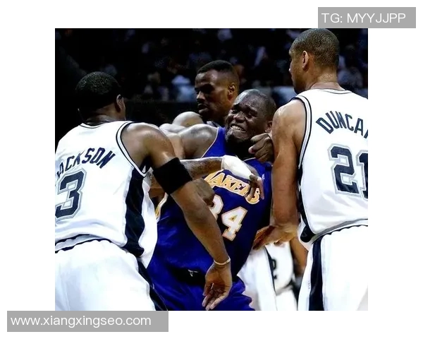 湖人对阵马刺比赛中精彩盖帽瞬间回顾与分析